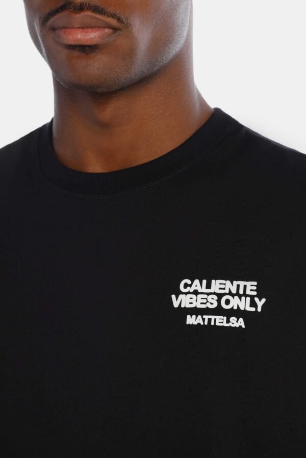 Camiseta sin  mangas negro ilustración