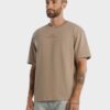 91583-5 Camiseta oversize café texto relieve